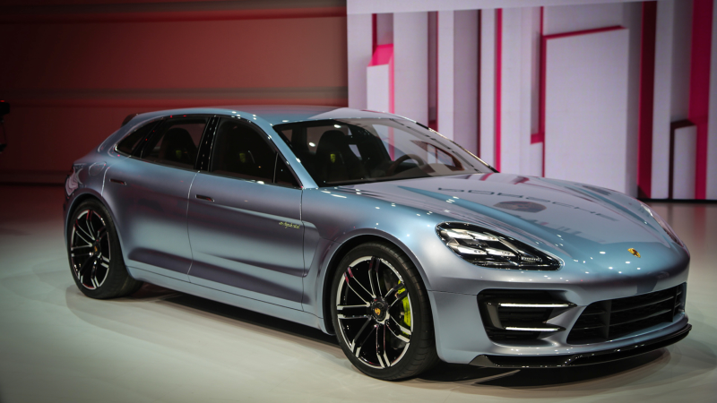 Illustration for article titled Porsche Panamera Sport Turismo: First Ultra Super Sexy Live Shots
